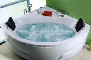 большие угловые ванны