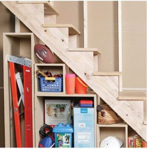 Кладовая под лестницей