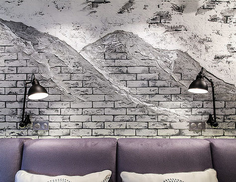 Такой популярный лофт: 5 шагов как покрасить кирпичную стену