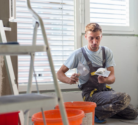 Шпаклюем стены: какой материал выбрать