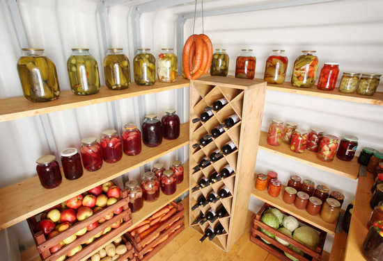 Несколько вариантов, как создать идеальную кладовую